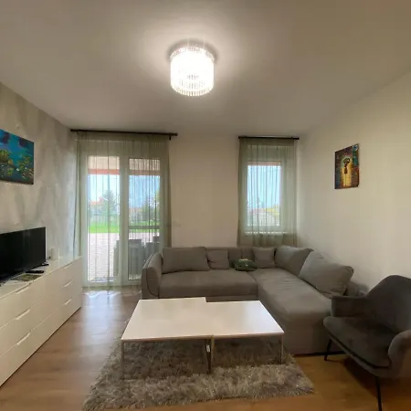 Mandulavirag Apartman 公寓